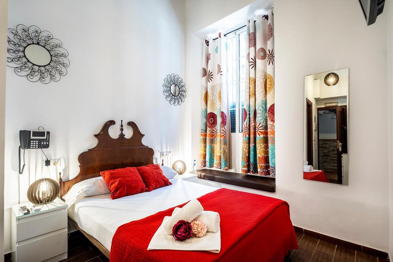 Noches De Triana Hotel Seville Exterior photo