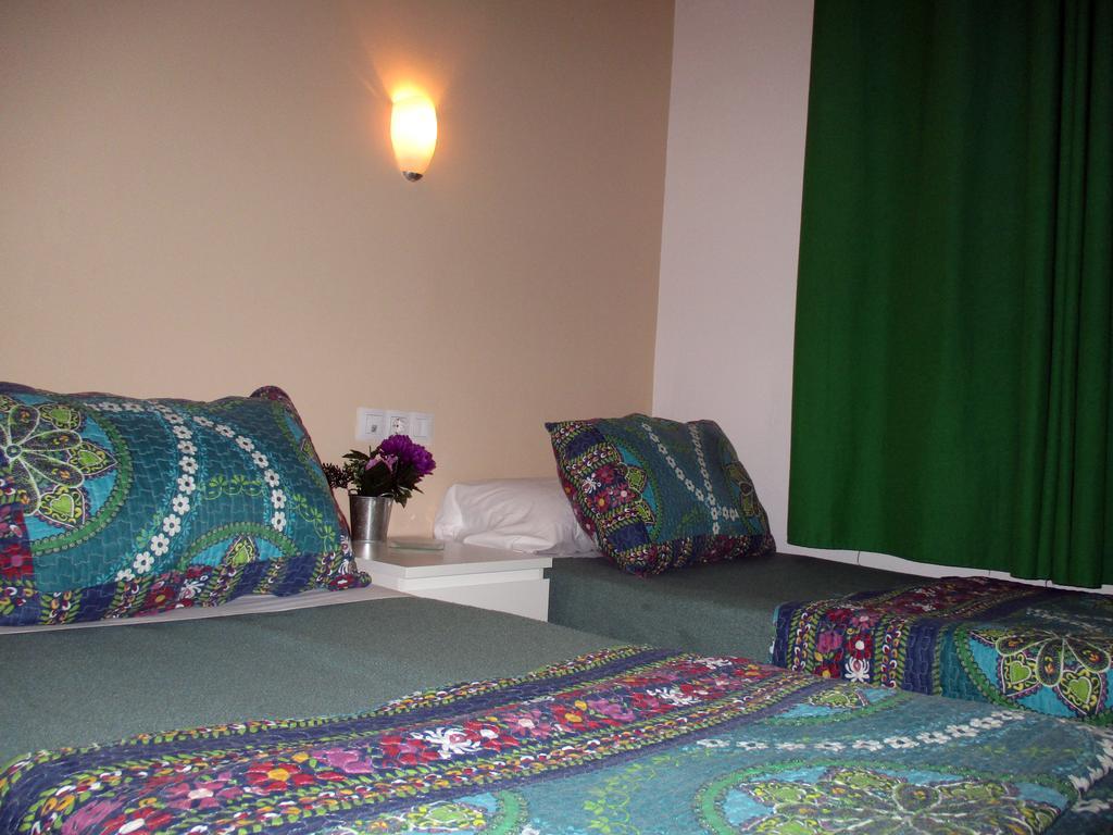 Noches De Triana Hotel Seville Exterior photo