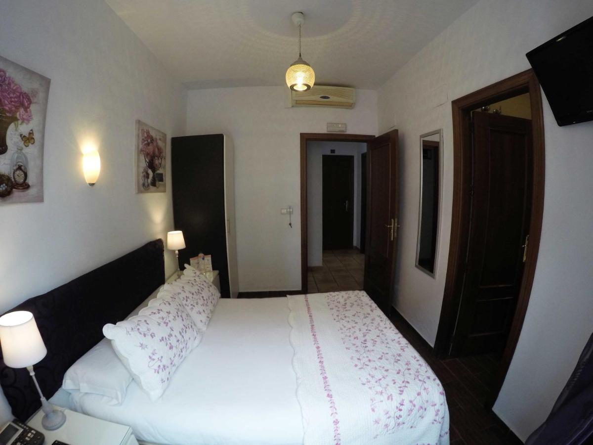 Noches De Triana Hotel Seville Exterior photo